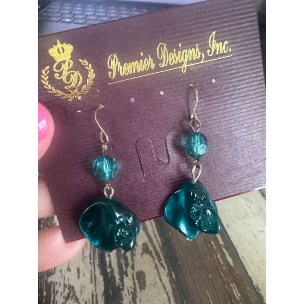 Premiere Designs Teal Stone French Hooks